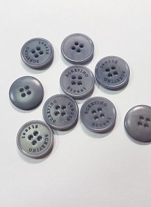 Пуговица пластик 4 прокола d-14мм светло-серая Scervino   - итальянские ткани Тессутидея F-5536