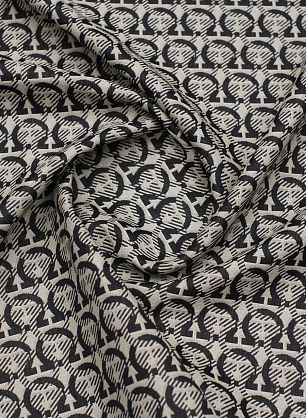 Плательная вискоза (н) черно-бежевый логотип - в интернет-магазине тканей Тессутидея арт. 04-1729