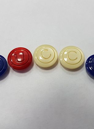 Пуговица пластик на ножке d-14мм синяя, красная, молочная в стиле Gucci  - итальянские ткани Тессутидея F-5026