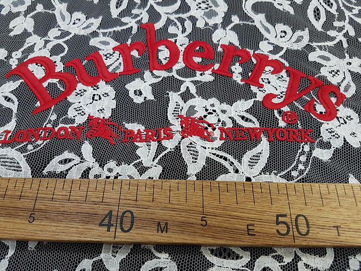Кружевное полотно с вышивкой макраме купон (2,1м) (н) красная вышивка Burberry на айвори - итальянские ткани Тессутидея арт. 03-6218