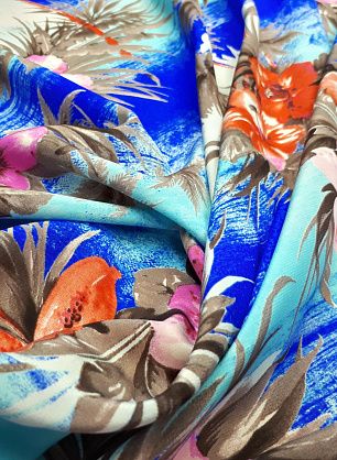 Крепдешин (н) крупный цветочный орнамент и пальмы на сине-голубом - в интернет-магазине тканей Тессутидея арт. 02-8253