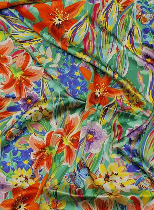 Шелк атлас стрейч (н) цветочный рисунок и бабочки на зеленом  - в интернет-магазине тканей Тессутидея арт. 10-3428