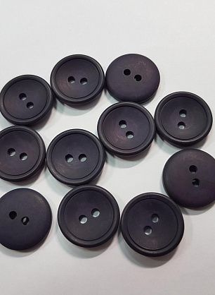 Пуговица пластик 2 прокола d-17мм темно-фиолетовая - в интернет-магазине тканей Тессутидея арт. F-5460
