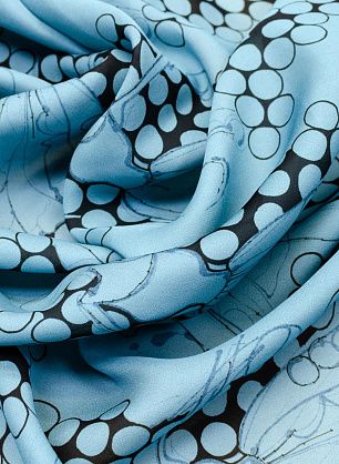 Крепжоржет (н) манекены и стилизованный горох на серо-голубом - в интернет-магазине тканей Тессутидея арт. 02-8599