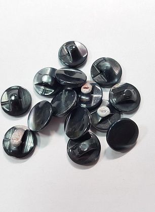 Пуговица перламутр на ножке d-10мм темно-серая - в интернет-магазине тканей Тессутидея арт. F-5612