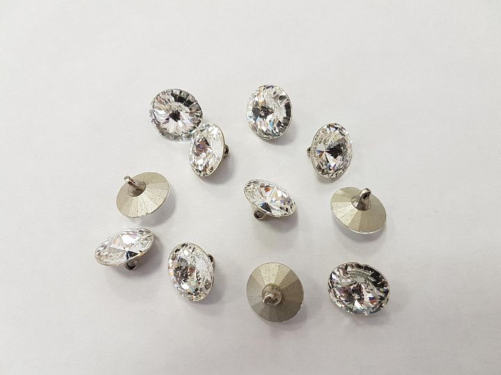 Пуговица на ножке  белая, черная  d-11-15мм Swarovski - итальянские ткани Тессутидея арт. F-3606