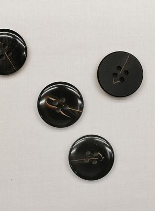 Пуговица пластик 4 прокола d-21мм темно-коричневая с бежевой полоской - в интернет-магазине тканей Тессутидея арт. F-6793