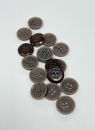 Пуговица пластик 4 прокола d-15мм коричневая меланж - в интернет-магазине тканей Тессутидея арт. F-7111