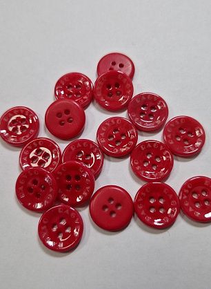 Пуговица костюмная пластик 4 прокола d-15мм малиновая - в интернет-магазине тканей Тессутидея арт. F-5994