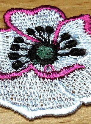 Аппликация бело-розовый цветок - в интернет-магазине тканей Тессутидея арт. F-3297