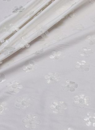 Трикотаж с нашитыми цветами (о) белый - в интернет-магазине тканей Тессутидея арт. 13-1405