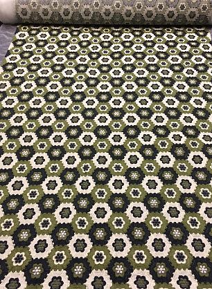 Вышивка на органзе (н) черно-молочно-зеленая - в интернет-магазине тканей Тессутидея арт. 03-4784