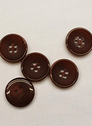 Пуговица пластик под рог 4 прокола d-20мм темно-бордовая - в интернет-магазине тканей Тессутидея арт. F-6742