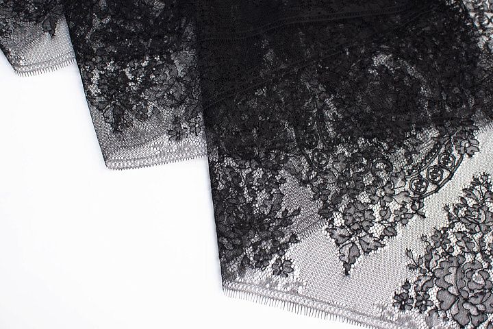 Кружевное полотно (о) черное в стиле Valentino - итальянские ткани Тессутидея арт. 03-6102