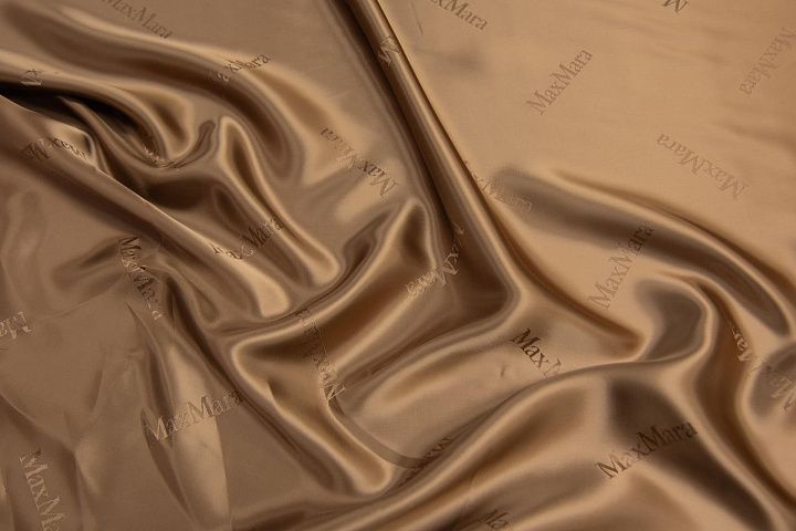 Подкладочная вискоза (о) коричневая с надписью Max Mara - итальянские ткани Тессутидея арт. 08-1191