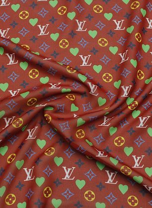 Шифон (н) салатовые сердца и логотип на красно-терракотовом - в интернет-магазине тканей Тессутидея арт. 10-3961