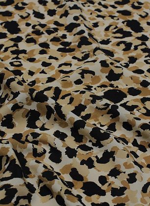 Крепдешин 95 г/м (н) черно-коричневый хищный принт на бежевом - в интернет-магазине тканей Тессутидея арт. 10-3330