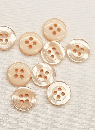 Пуговица пластик 4 прокола d-11мм розовая перламутровая - в интернет-магазине тканей Тессутидея арт. F-6554