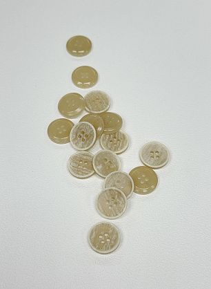 Пуговица пластик 4 прокола d-15мм бежевая меланж - итальянские ткани Тессутидея F-7115