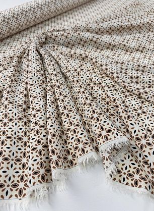 Плательная вискоза (н) коричнево-черный рисунок на светло-бежевом - в интернет-магазине тканей Тессутидея арт. 04-1824