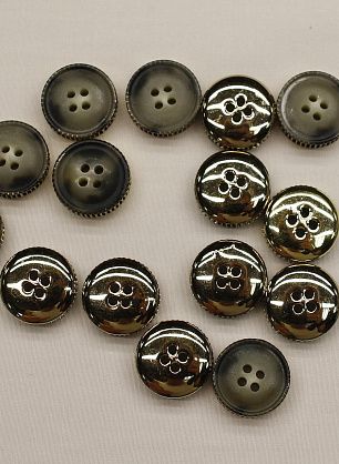 Пуговица пластик 4 прокола d-17мм серо-молочная с золотым бортиком - в интернет-магазине тканей Тессутидея арт. F-6878