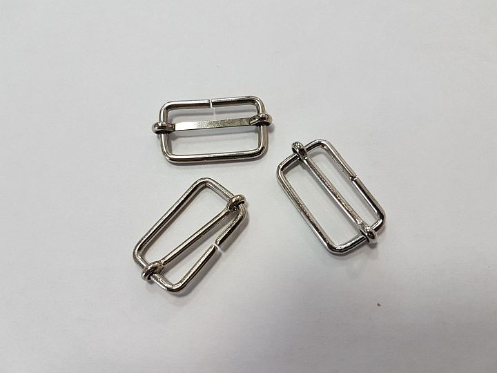 Пряжка мелалл серебро ш-2,5см - итальянские ткани Тессутидея арт. F-4884