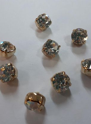 Пуговица металл золото на ножке d-10мм крупный страз Swarovski - в интернет-магазине тканей Тессутидея арт. F-4135