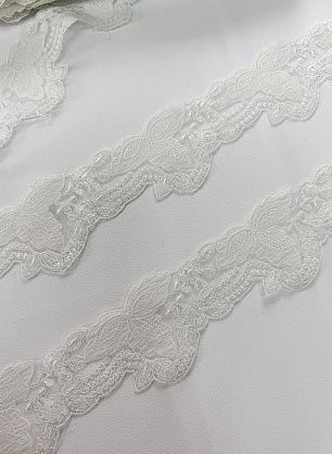 Кружево на сетке (о) белое - в интернет-магазине тканей Тессутидея арт. 03-5278