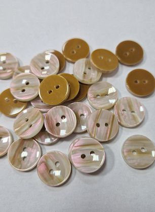Пуговица пластик 2 прокола d-15мм бело-бежево-розовая - итальянские ткани Тессутидея F-5767