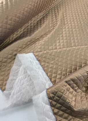 Подкдадочная стежка на синтепоне (о) золотая - в интернет-магазине тканей Тессутидея арт. 07-1582