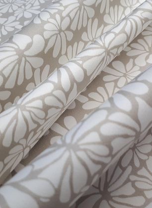 Хлопок стрейч (н) белый цветочный орнамент на светло-бежевом - в интернет-магазине тканей Тессутидея арт. 01-4796