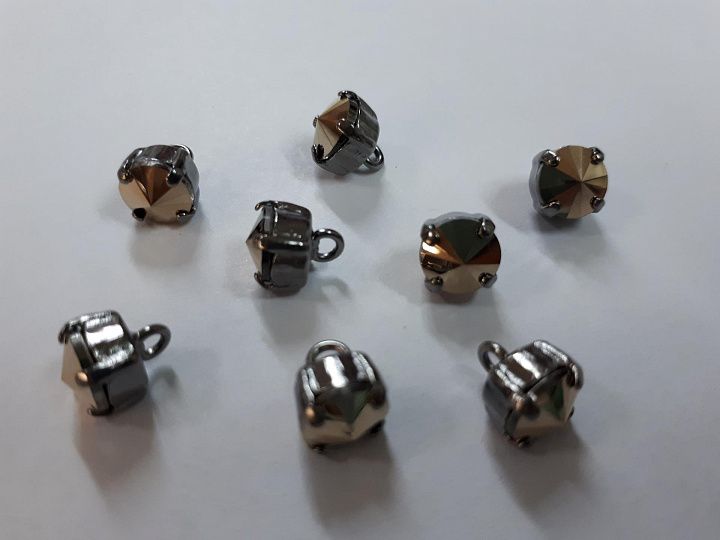 Пуговица металл никель на ножке d-8мм с желтым стразом Swarovski - итальянские ткани Тессутидея арт. F-4136