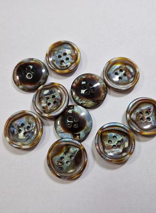 Пуговица костюмная пластик 4 прокола d-20мм коричнево-голубая перламутровая - в интернет-магазине тканей Тессутидея арт. F-6016