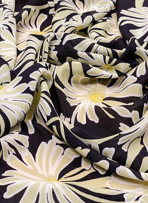 Крепдешин (н) бежевые цветы на черном - в интернет-магазине тканей Тессутидея арт. 02-8445