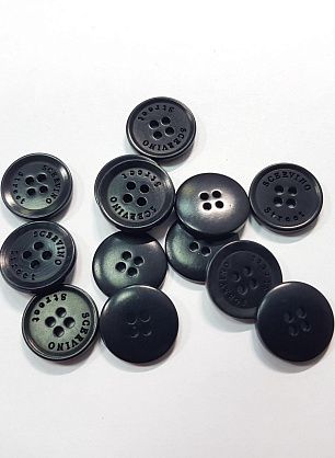 Пуговица пластик 4 прокола d-14мм черная Scervino   - в интернет-магазине тканей Тессутидея арт. F-5531