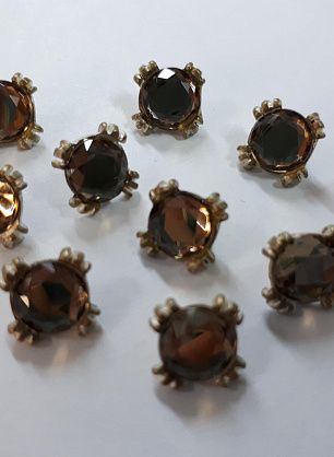 Пуговица металл золото, никель на ножке d-10мм квадратная со стразом - в интернет-магазине тканей Тессутидея арт. F-4124