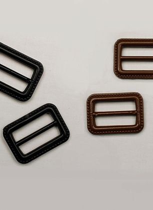 Пряжка пластик 30мм коричневая, черная - в интернет-магазине тканей Тессутидея арт. F-6620