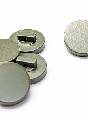 Пуговица пластик на ножке d-15мм хаки - в интернет-магазине тканей Тессутидея арт. F-6139