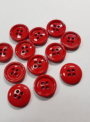 Пуговица пластик 4 прокола d-14мм красная - в интернет-магазине тканей Тессутидея арт. F-5436