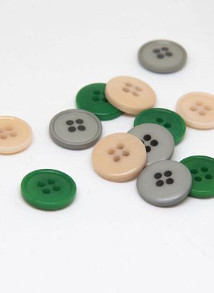 Пуговица пластик 4 прокола d-14мм серая, зеленая, бежевая - в интернет-магазине тканей Тессутидея арт. F-4648