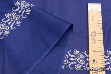 Хлопок (н) белая вышивка на синем - итальянские ткани Тессутидея арт. 01-5229