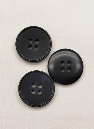 Пуговица пластик 4 прокола d-22мм темно-синяя - в интернет-магазине тканей Тессутидея арт. F-6764