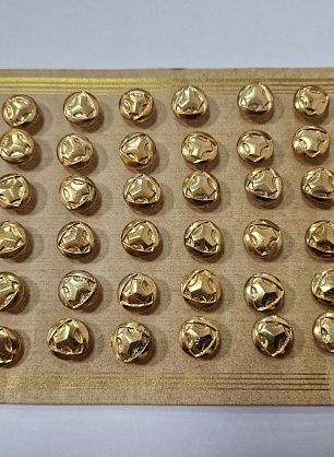 Пуговица фактурная металл золото на ножке d-11мм  - в интернет-магазине тканей Тессутидея арт. F-5869