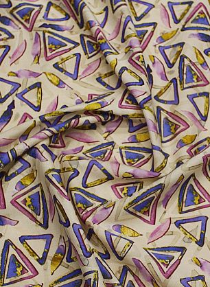 Хлопок (н) цветные стилизованные треугольники на бежевом - в интернет-магазине тканей Тессутидея арт. 01-7717
