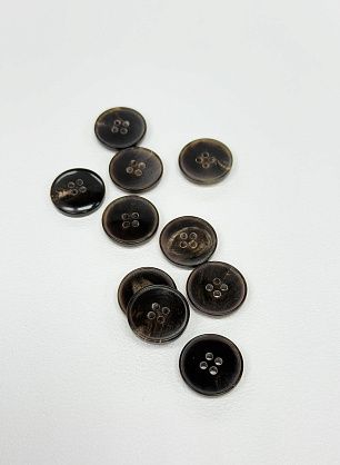 Пуговица рог 4 прокола d-18мм коричнево-бежевая - в интернет-магазине тканей Тессутидея арт. F-7147