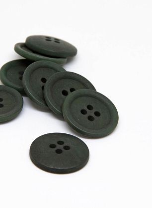 Пуговица пластик 4 прокола d-19мм зеленая - в интернет-магазине тканей Тессутидея арт. F-4660
