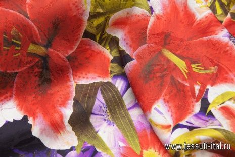 Шелк дама (н) крупный цветочный орнамент - итальянские ткани Тессутидея арт. 02-7531