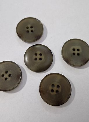Пуговица пластик 4 прокола d-28мм хаки - в интернет-магазине тканей Тессутидея арт. F-6767