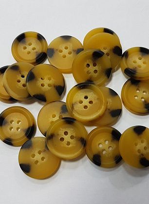 Пуговица пластик 4 прокола d-23мм бежевая с вкраплениями - в интернет-магазине тканей Тессутидея арт. F-5096