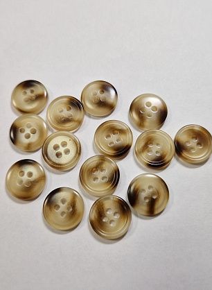 Пуговица костюмная пластик 4 прокола d-15мм бежевая с коричневыми вкраплениями - итальянские ткани Тессутидея F-5897